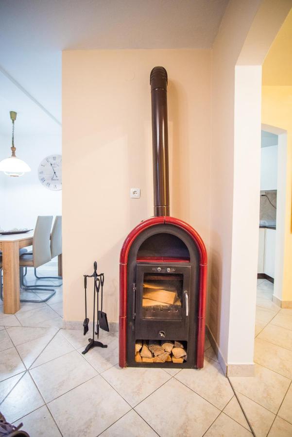 Apartment Veninsek Luce ภายนอก รูปภาพ