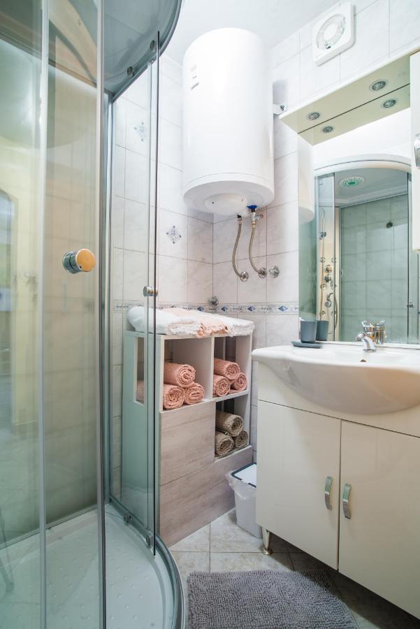 Apartment Veninsek Luce ภายนอก รูปภาพ