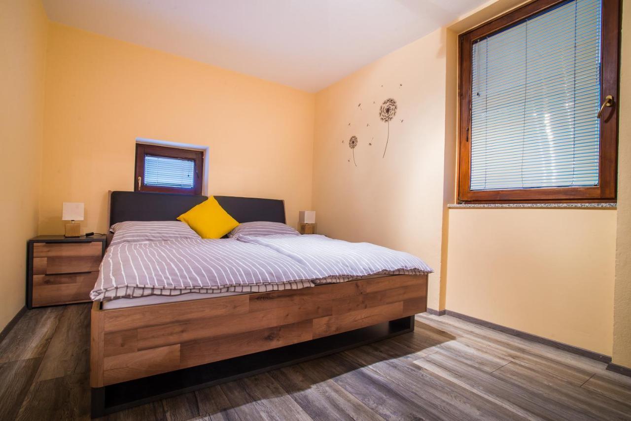 Apartment Veninsek Luce ภายนอก รูปภาพ