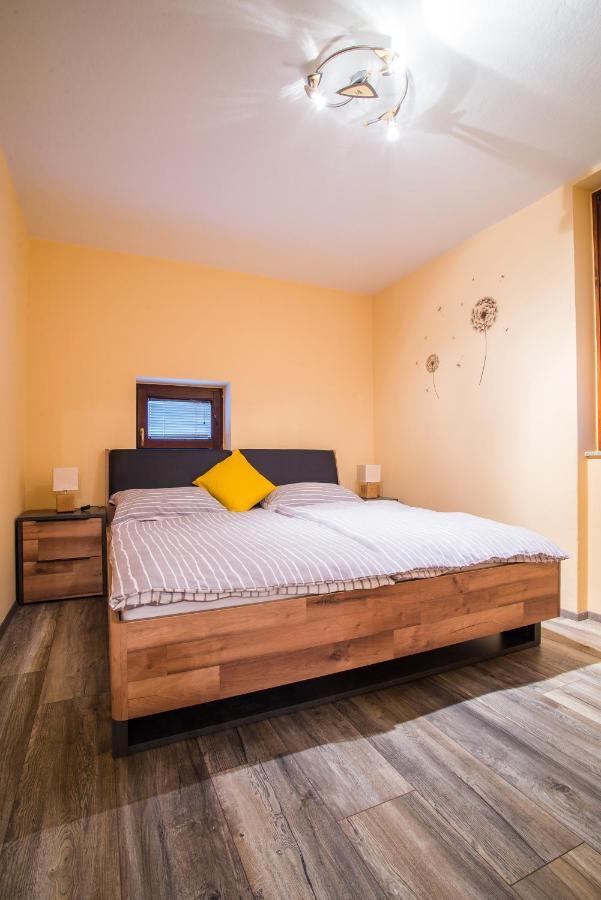 Apartment Veninsek Luce ภายนอก รูปภาพ