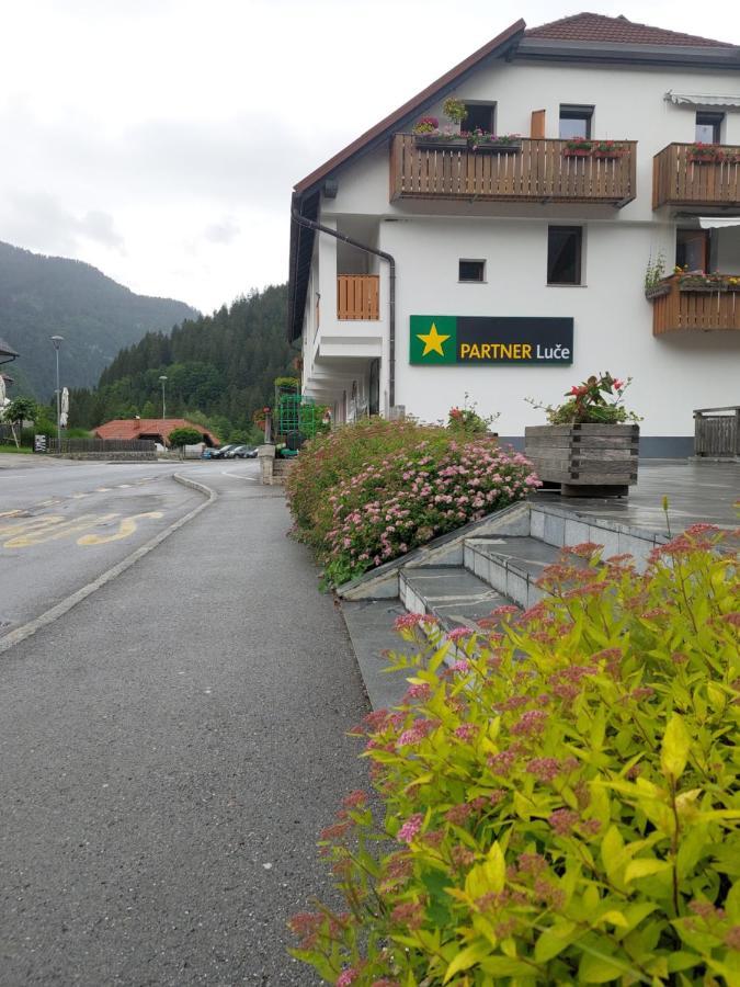Apartment Veninsek Luce ภายนอก รูปภาพ