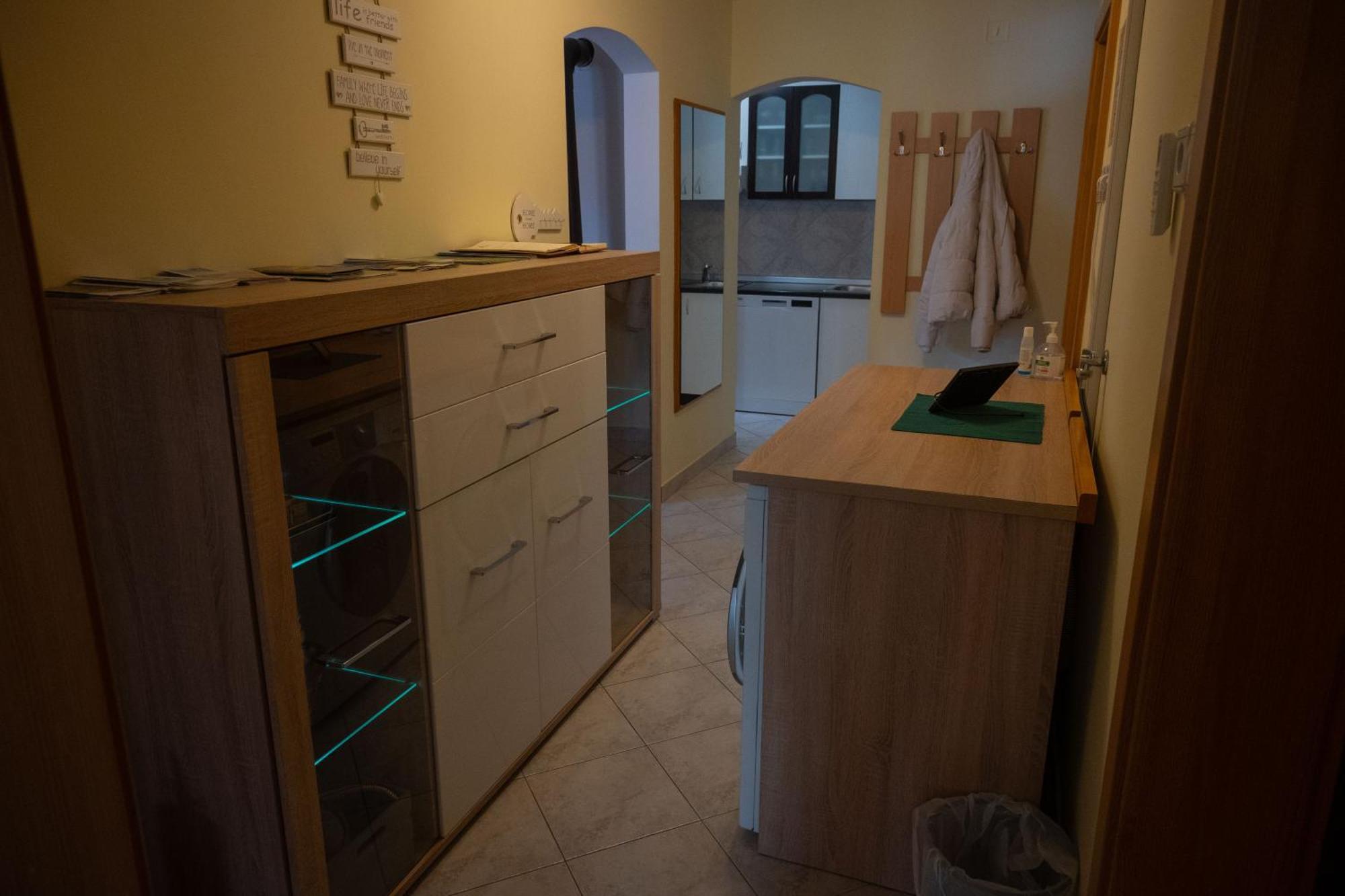 Apartment Veninsek Luce ภายนอก รูปภาพ