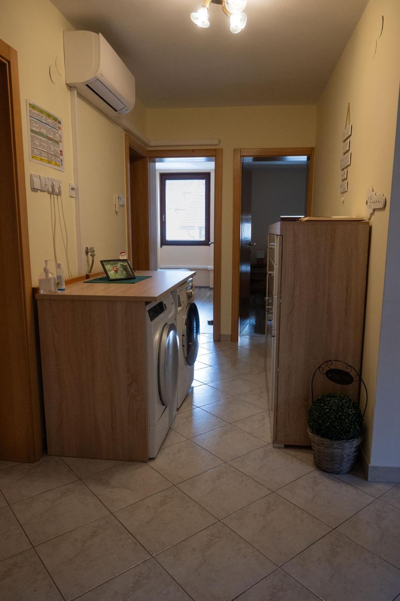 Apartment Veninsek Luce ภายนอก รูปภาพ